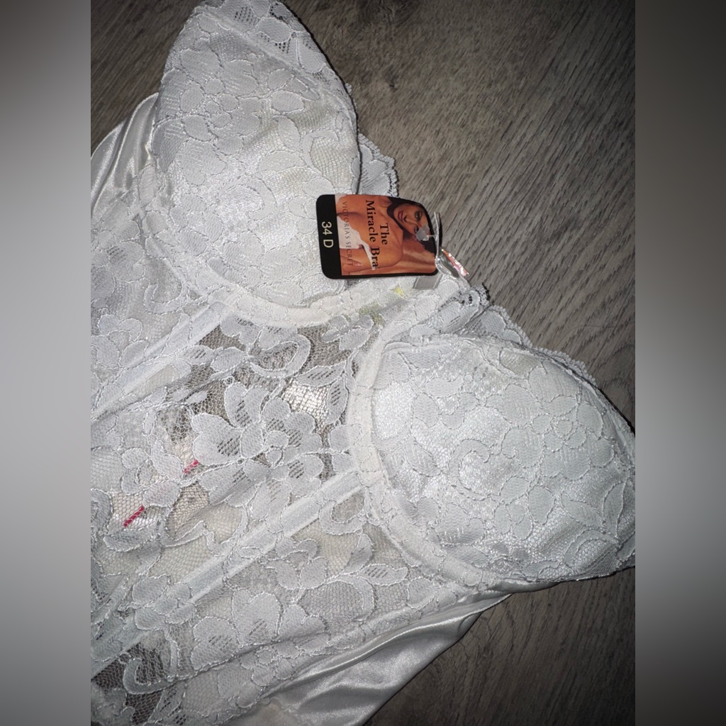 Victorias Secret Vintage Miracle Bra Top